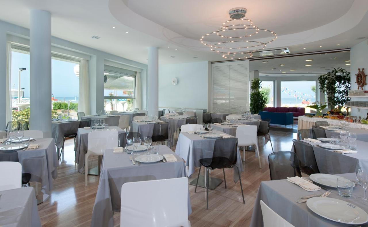 Hotel Rex - Fronte Mare Riccione Exterior foto