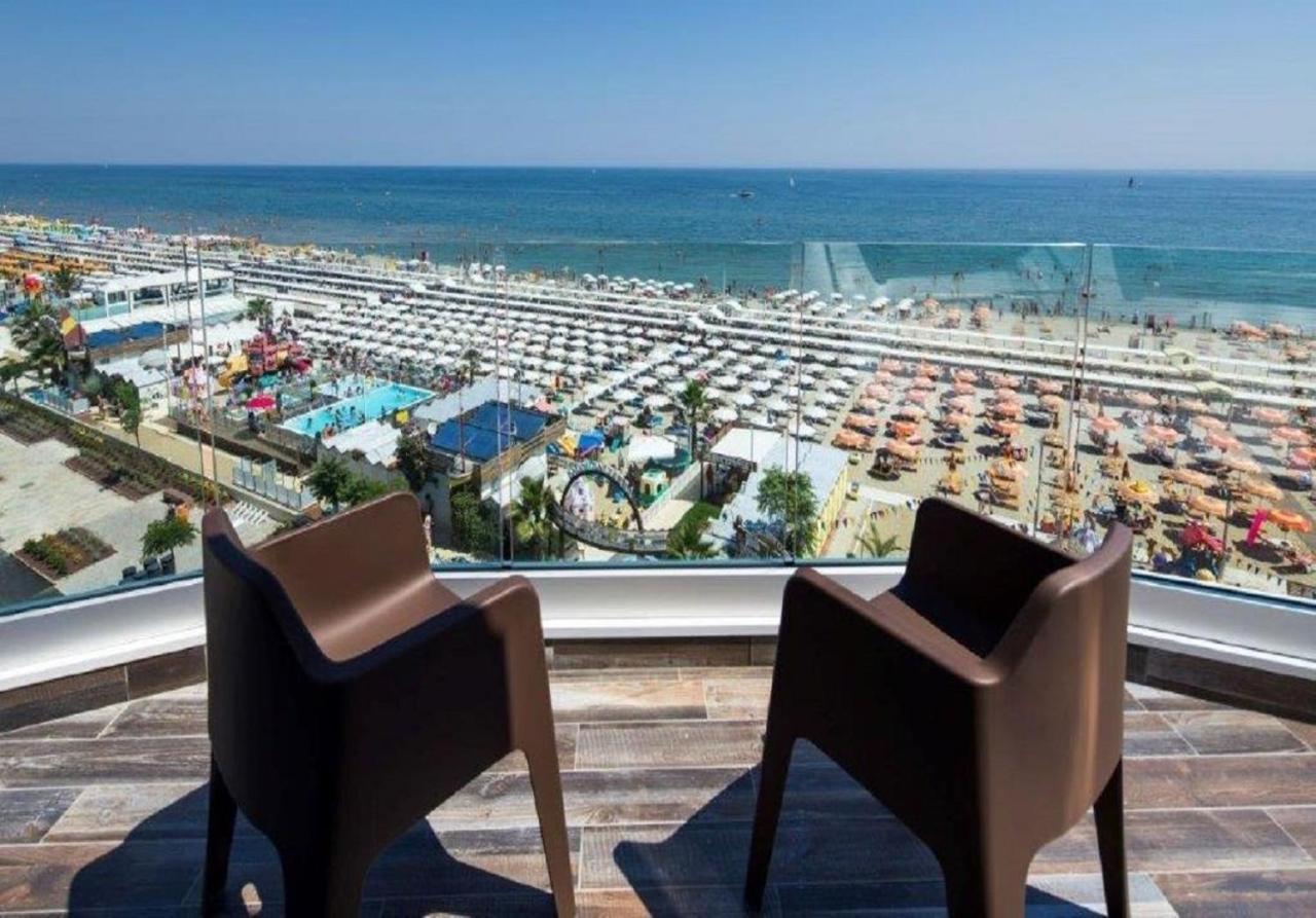 Hotel Rex - Fronte Mare Riccione Exterior foto